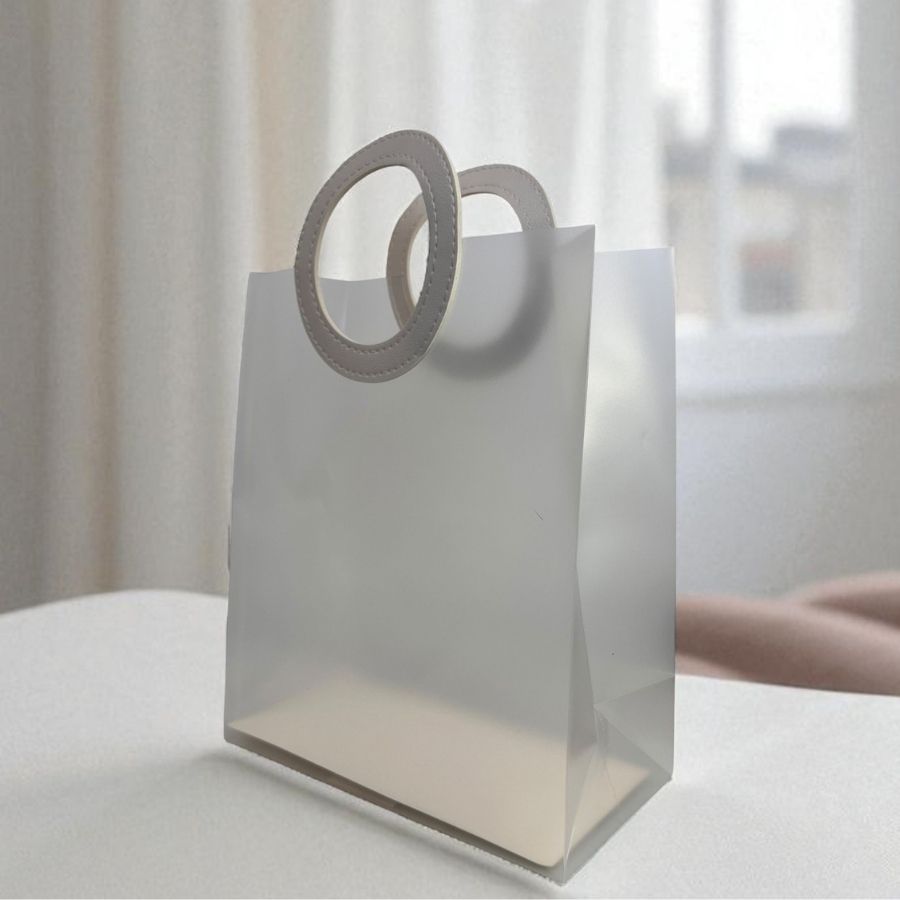 Sacola Transparente Fosca PVC com Alça Redonda de Couro Branco - 23x20x10cm  - 1 unidade