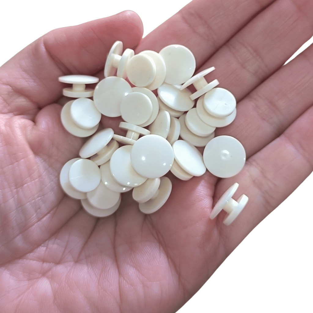Pin Adaptador de Apliques COR BRANCA 25/50/100/200 Peças para sandália babuche 13mm em Plástico