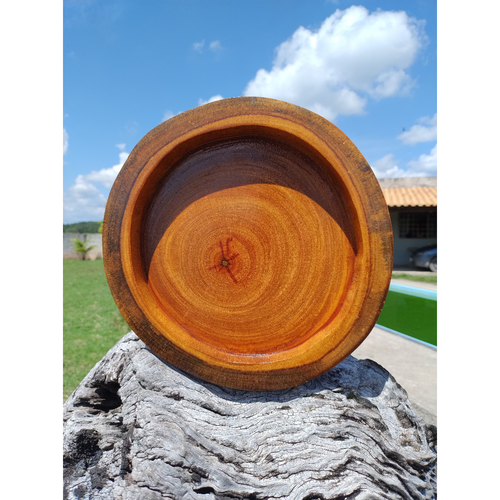 Gamela bandeja madeira rustica com acabamento fino bordas lisa madeira maciça 30 cm.