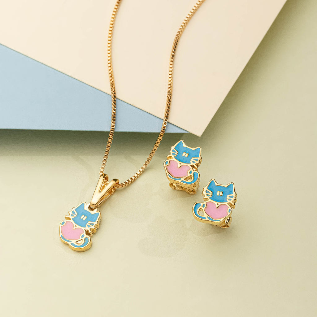 Conjunto Infantil Gatinho Azul e Rosa Semijoia – Brinco + Colar Dourado Colorido Antialérgico