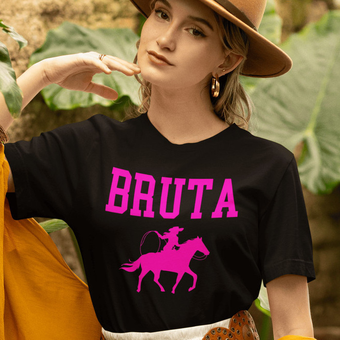 Camiseta Algodão Feminina Western Cowgirl Bruta Boiadeira T-shirt Básica Country Texas Bruta
