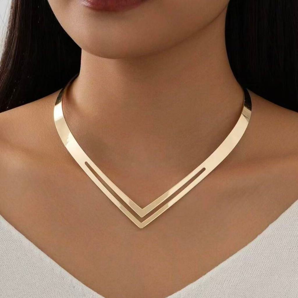 Colar Choker Feminino em Formato de V Duplo banhado a ouro 18k e prata 925 em Oferta na Shopee