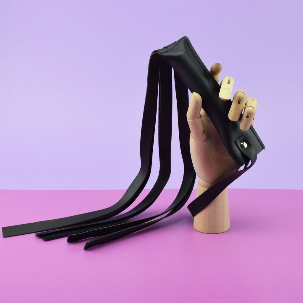 Chicote Reforçado - 56 cm - 4 Cores | Brasil Fetiche em Oferta na Shopee