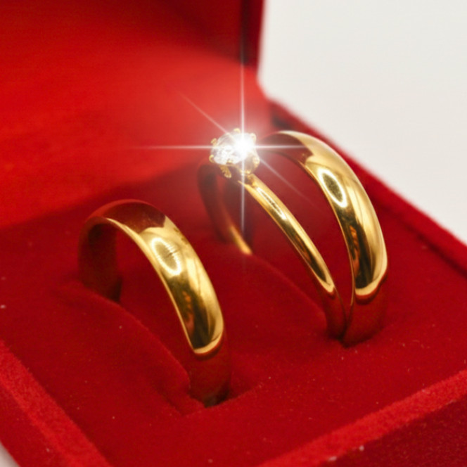 Aliança Namoro Par Anel Solitário e Caixa Casamento Noivado Banhado a Ouro 18k 4mm