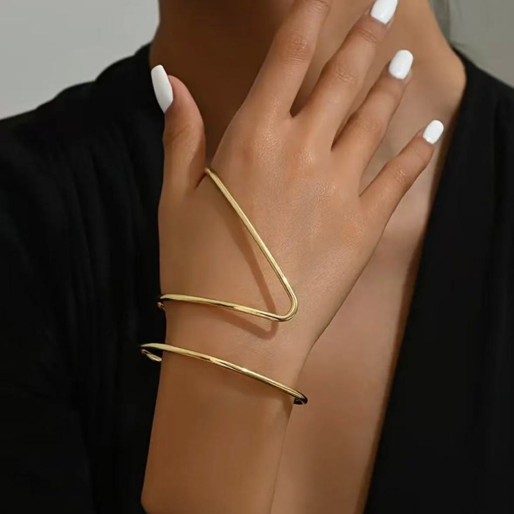 Bracelete Feminino Geométrico Minimalista em Formato de V, Design Moderno Aberto Ajustável, Estilo Elegante e Sofisticad em Oferta na Shopee