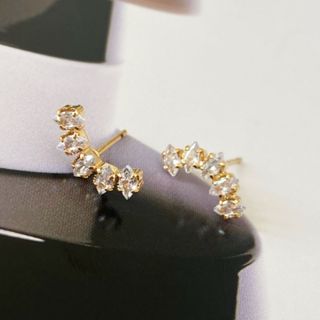 Brinco Ear Cuff Pequeno com Zircônias 1,3cm – Banhado a Ouro 18K em Oferta na Shopee