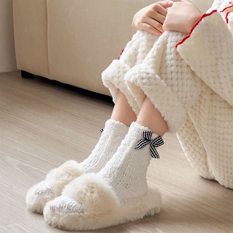 Meias Femininas Kawaii Coral Veludo Fuzzy Padrão De Flor Doce Grosso E Quente Inverno Dormir Para Casa