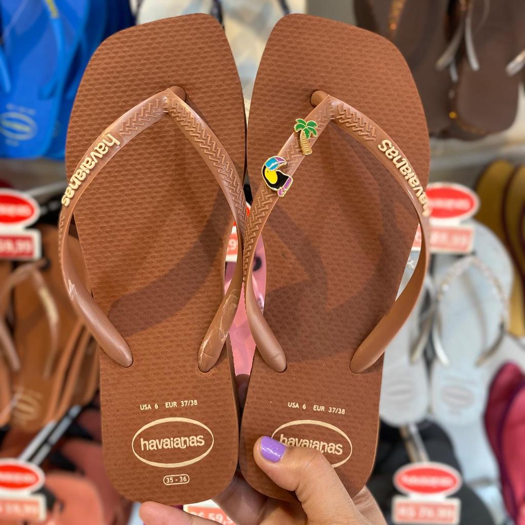 Havaianas Slim Square Ferrugem Logo pop up +Pin Tucano e Coqueiro