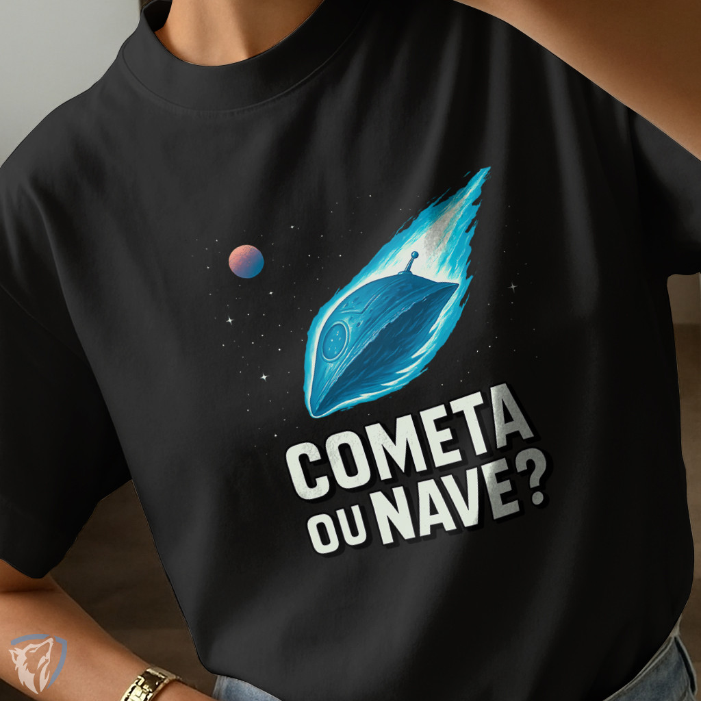 Camiseta Cometa ou Nave? | Estampa Criativa com Nave Espacial Azul Estilo Galáctico Moderno