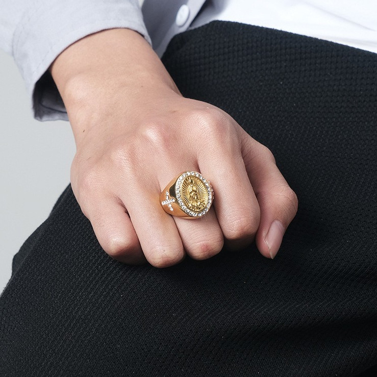 Anel da Virgem Maria para homens, anel com cruz, anel masculino de aço inoxidável cravejado de diamantes, anel de 18K