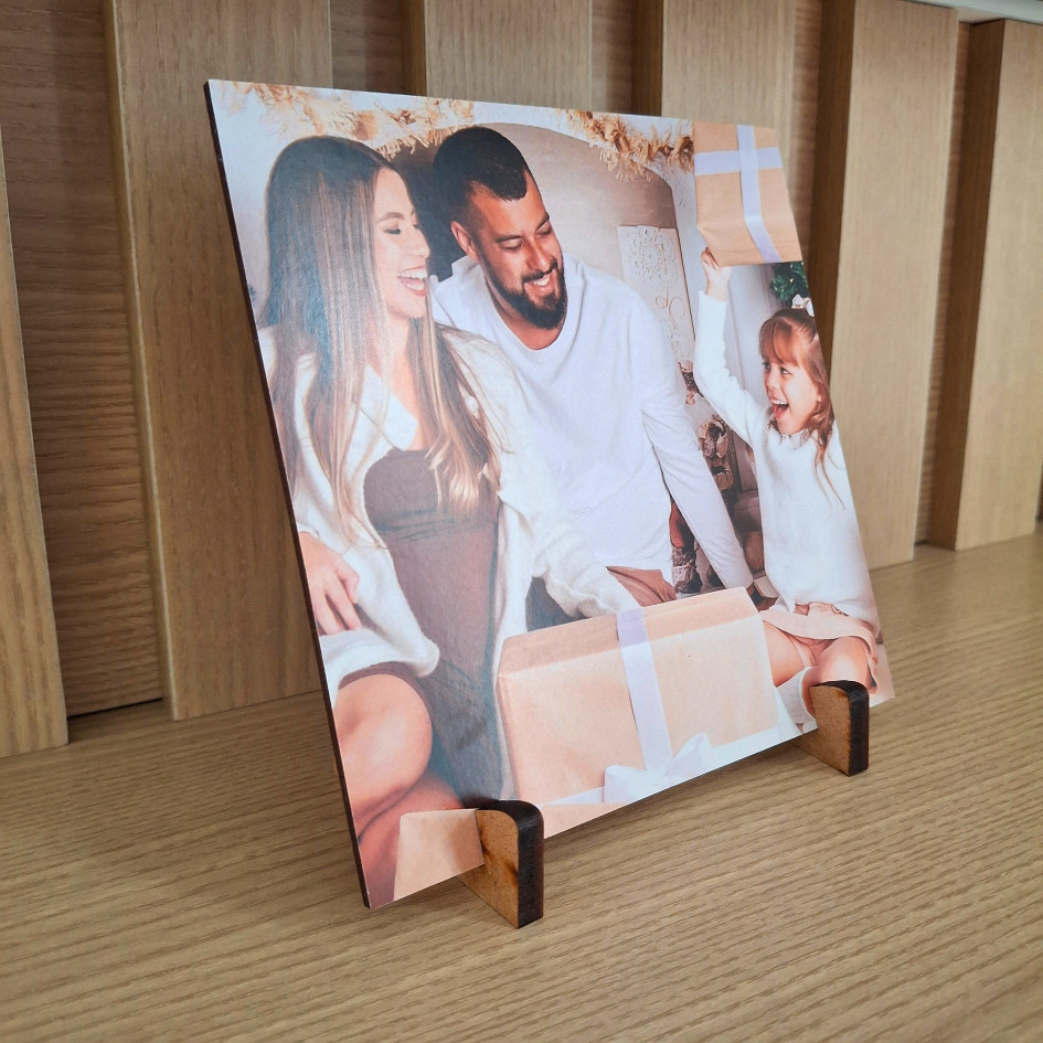 Quadro de Mesa Personalizado com Foto – Casal, Pet ou Família | 15x15 ou 20x20 cm | Com Suporte em Oferta na Shopee