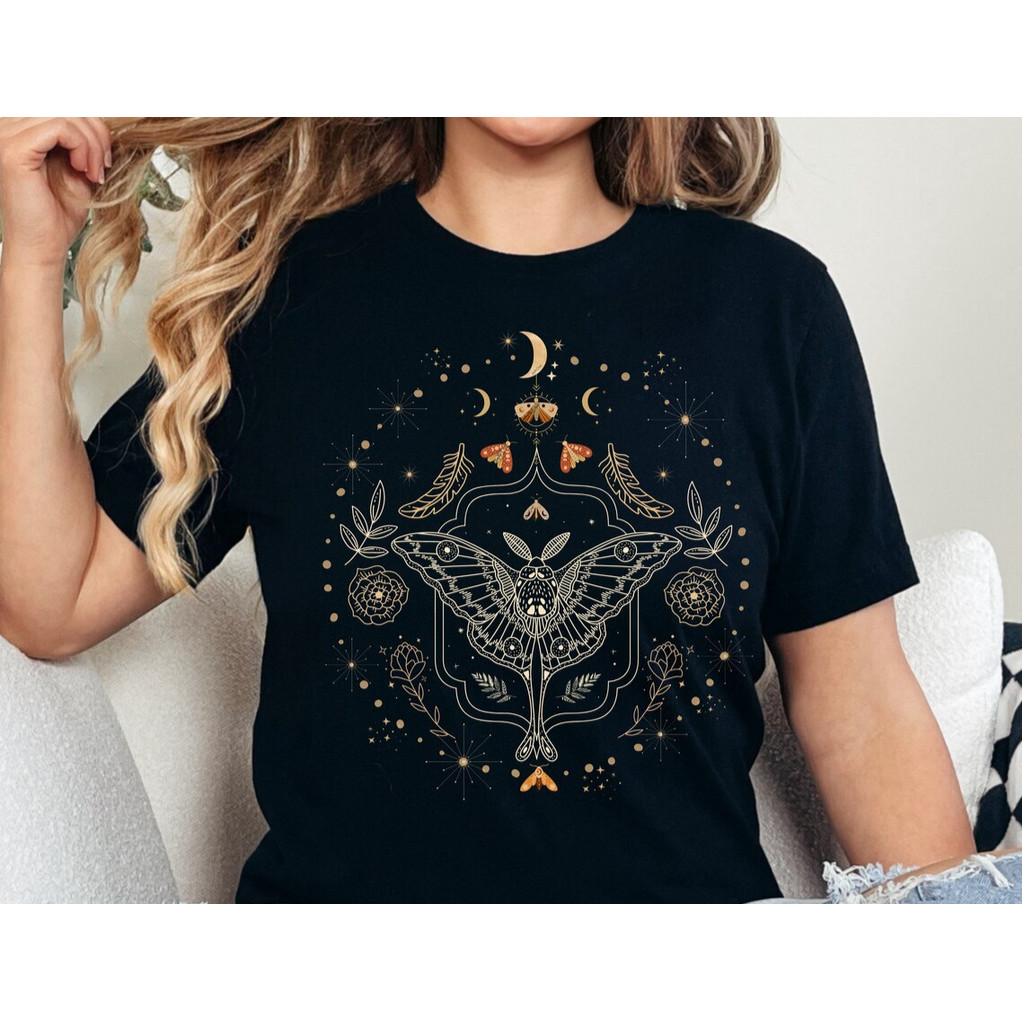 Camiseta Feminina Mariposa Blusa Boho Moon Moth Forest EstéTica MíStica e Vintage T-Shirt