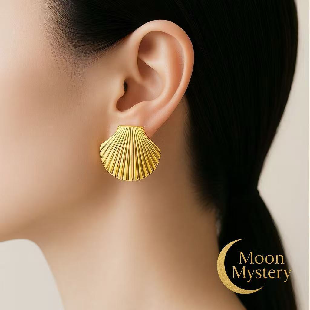 Brinco Feminino Concha Dourada em Aço Inoxidável – Elegante e Delicado em Oferta na Shopee