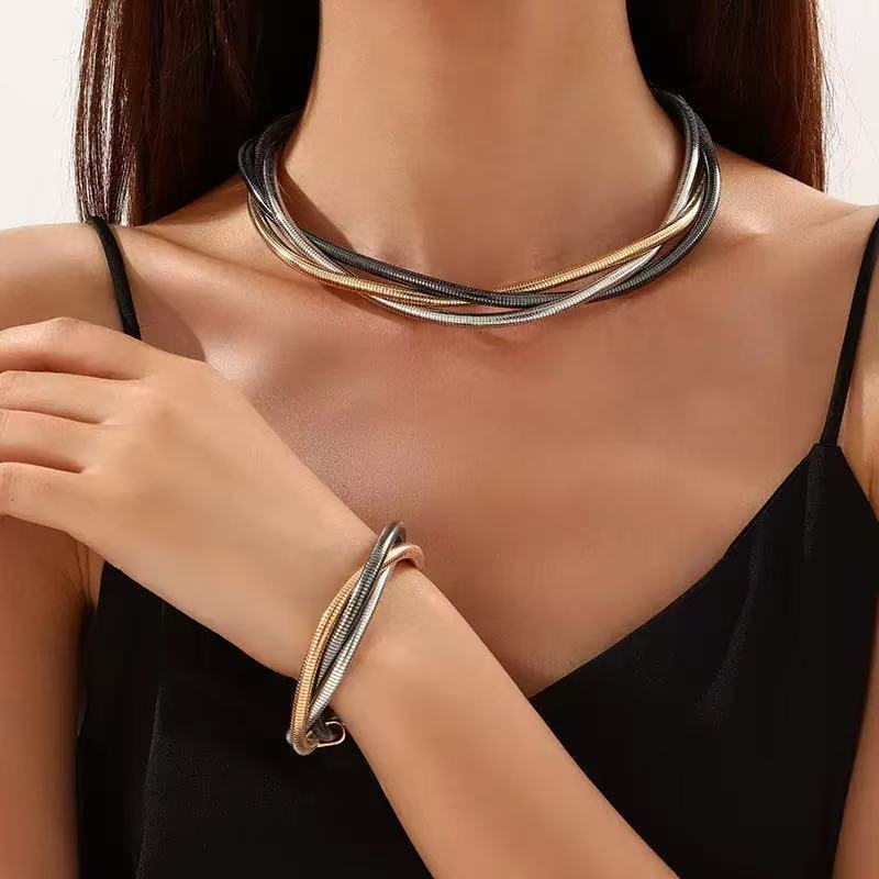 Kit Colar + Pulseira Cobra Dobrável - Gargantilha Giratória em Liga Punk Dourada, Pulseira Flexível (Design Único) em Oferta na Shopee