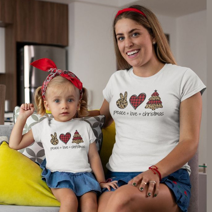Kit 2 Camisas Camisetas Peace Love Natal Tal Mãe e Filha Blusa Feminina Tshirt Babylook Promoção