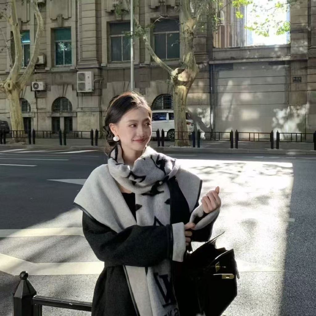 O que é Cachecol Cashmere Preto? Guia e Onde Comprar | BuscaProdutos