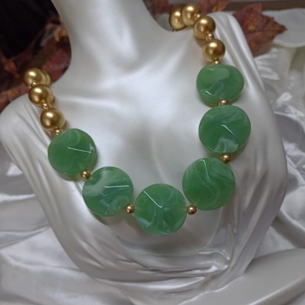 Colar -  Pedras Redondas de resina acrílica em Oferta na Shopee