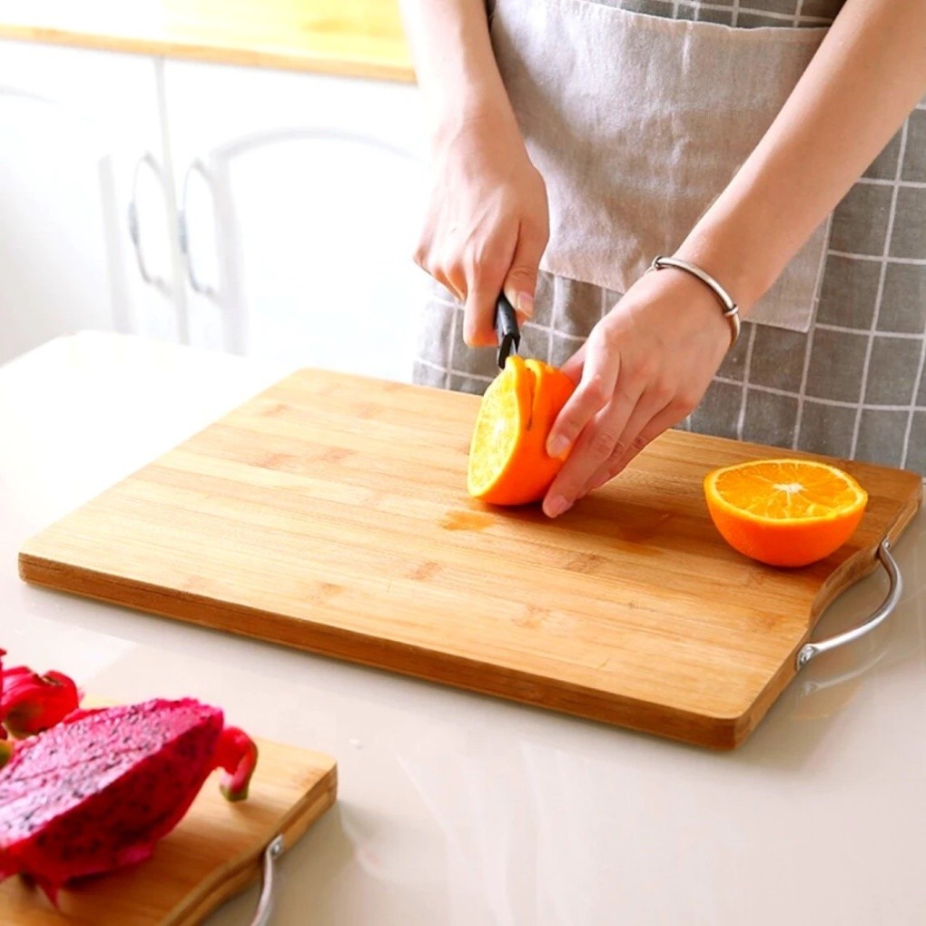 Tábua de Corte em Bambu com Alça – Ideal para Cozinha e Churrasco, Antibacteriana