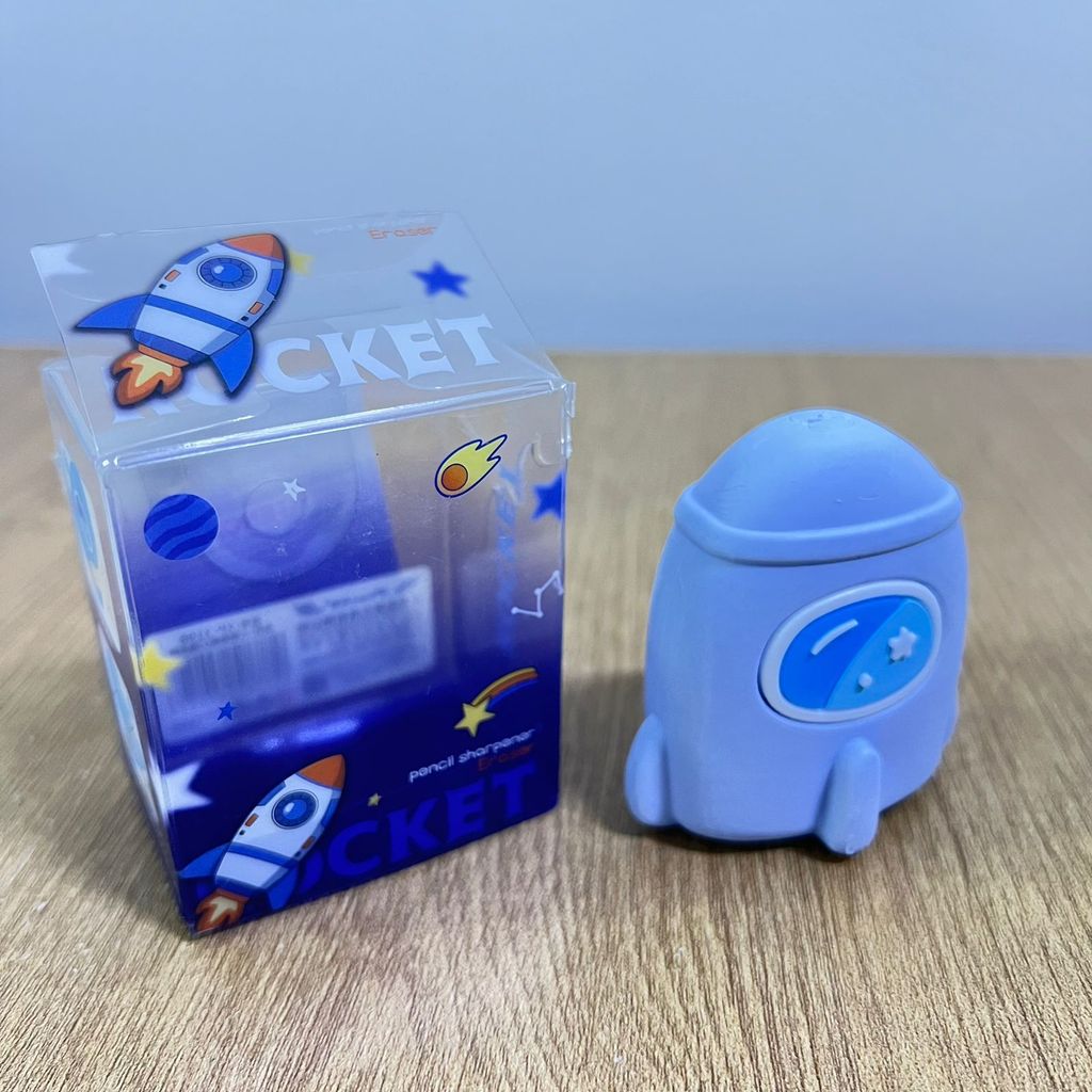 Borracha com Apontador Duplo 2 em 1 Tema Espaço – Astronauta / Nave em Oferta na Shopee
