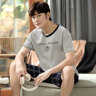 Pijamas masculinos pulôver verão novo estilo em torno do pescoço de manga curta terno solto Casual Shorts finos Loungewe