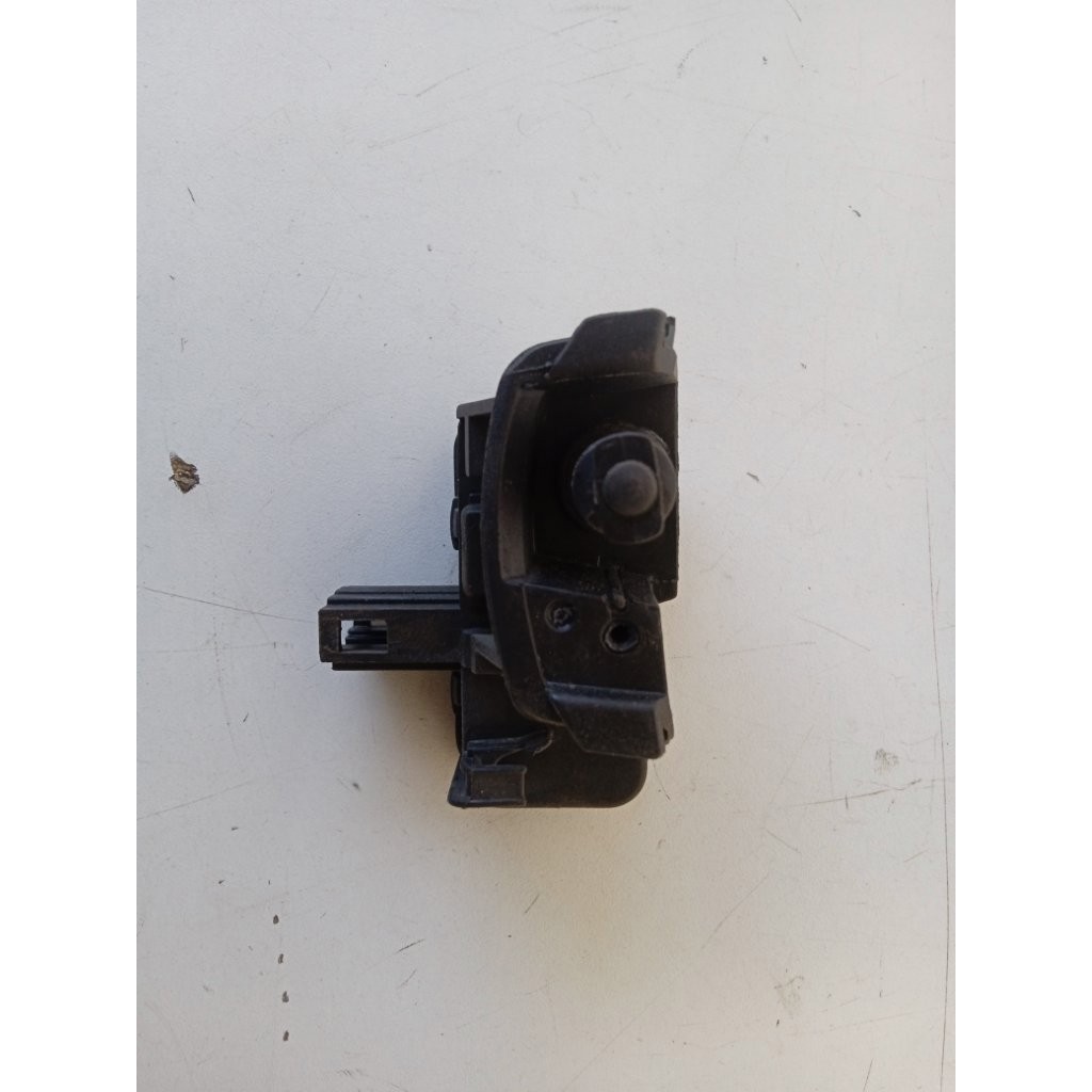 Motor Trava Solenoide Portinhola Tanque Polo 1.6 16v Msi 201