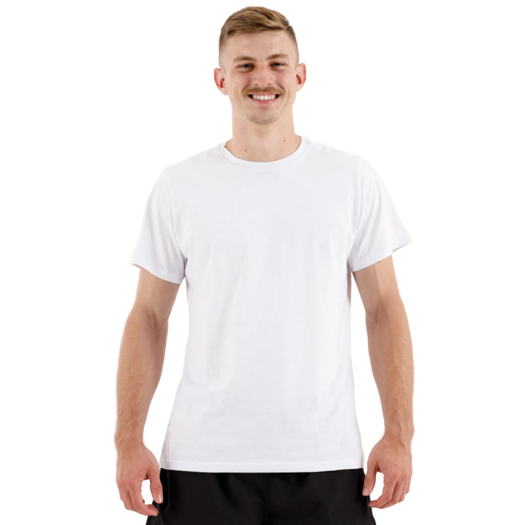 Camiseta masculina branca básica confeccionada em 100% algodão com tecido leve e confortável