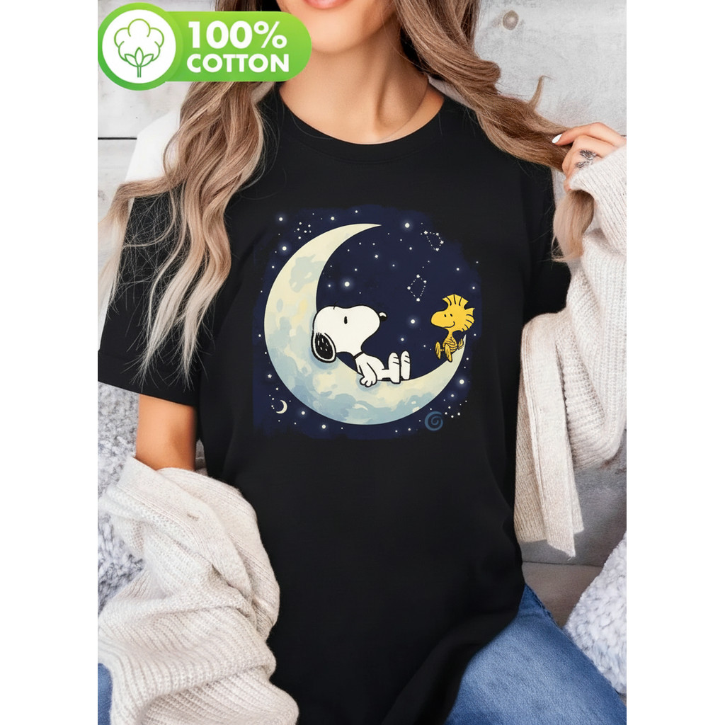 BR Moonlight Camiseta Snoopy Observando Estrelas Telhado Melancólico Nostálgica Confortável Poética Moda Casual