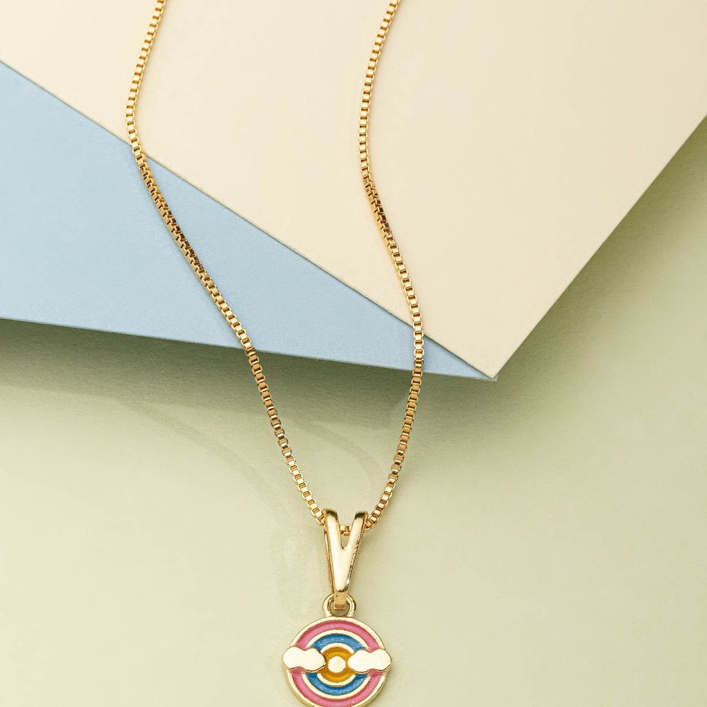 Colar Infantil Arco Íris e Nuvem Semijoia – Colar Banho Dourado, Antialérgico e Colorido