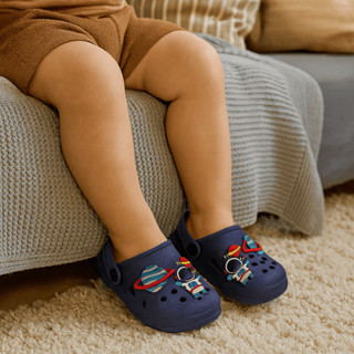 Papete Crock Infantil Confortável com Enfeite Astronauta para Meninos e Meninas em Oferta na Shopee
