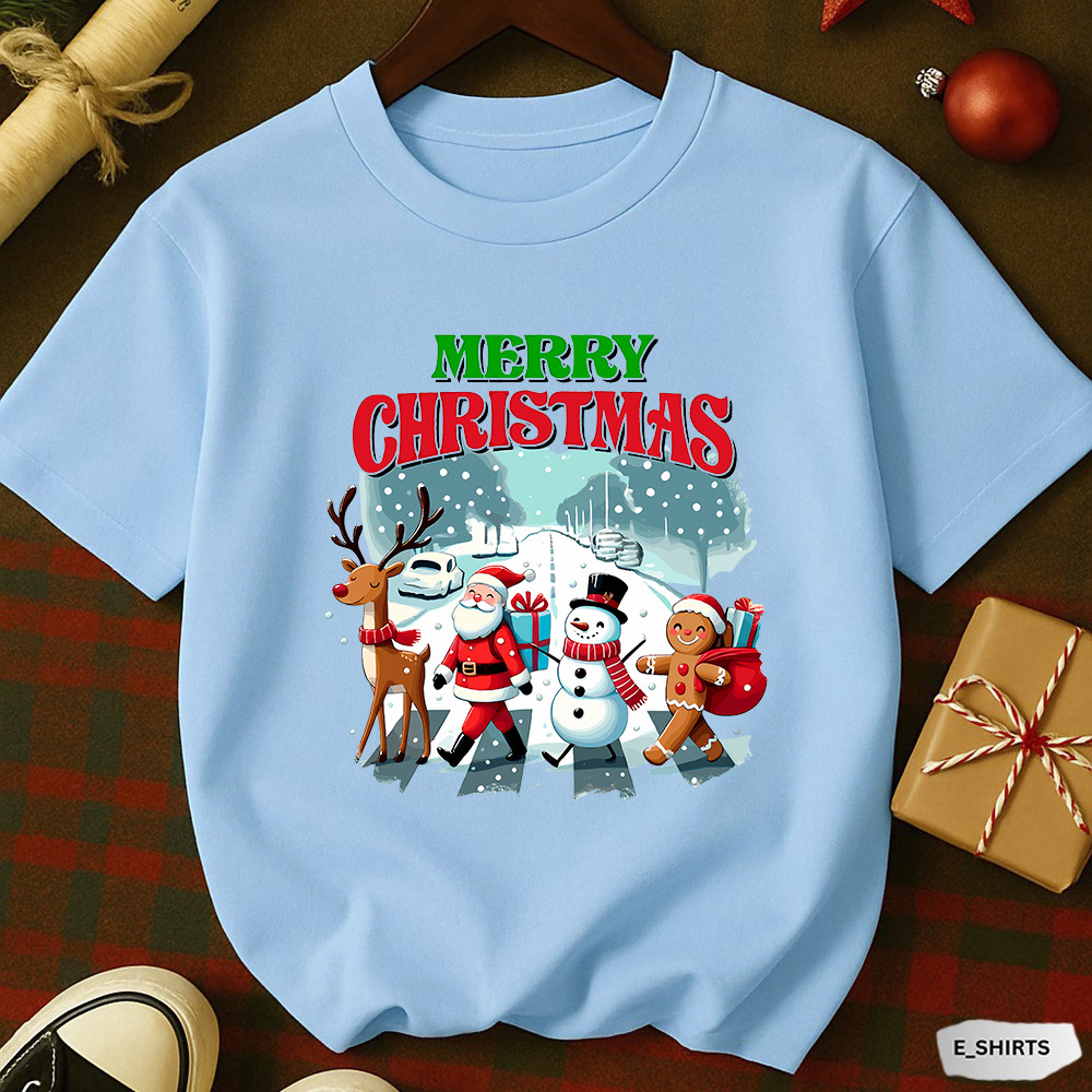 Camiseta Basica Unissex Merry Christmas | Rena, Papai Noel e Boneco de Neve Natal