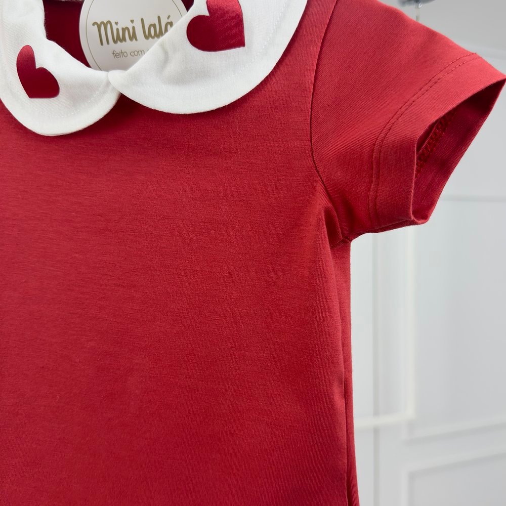 Blusa Infantil Manga Curta Cotton Vermelho Gola Sobreposta Corações Cetim Vermelho
