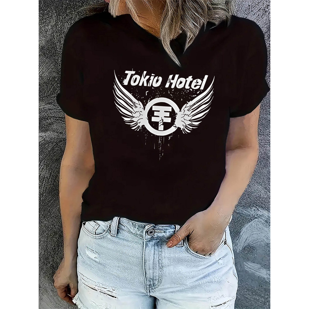 Camiseta Feminina Tokyo Hotel Asas Geométricas Padrão Estampada Confortavel Estilosa Versátil Casual