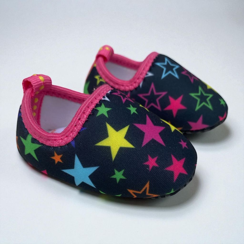 Sapatinho Bebê Calce Fácil Antiderrapante Sapatilha de Meia Menina Confortável e Pratico Estampado