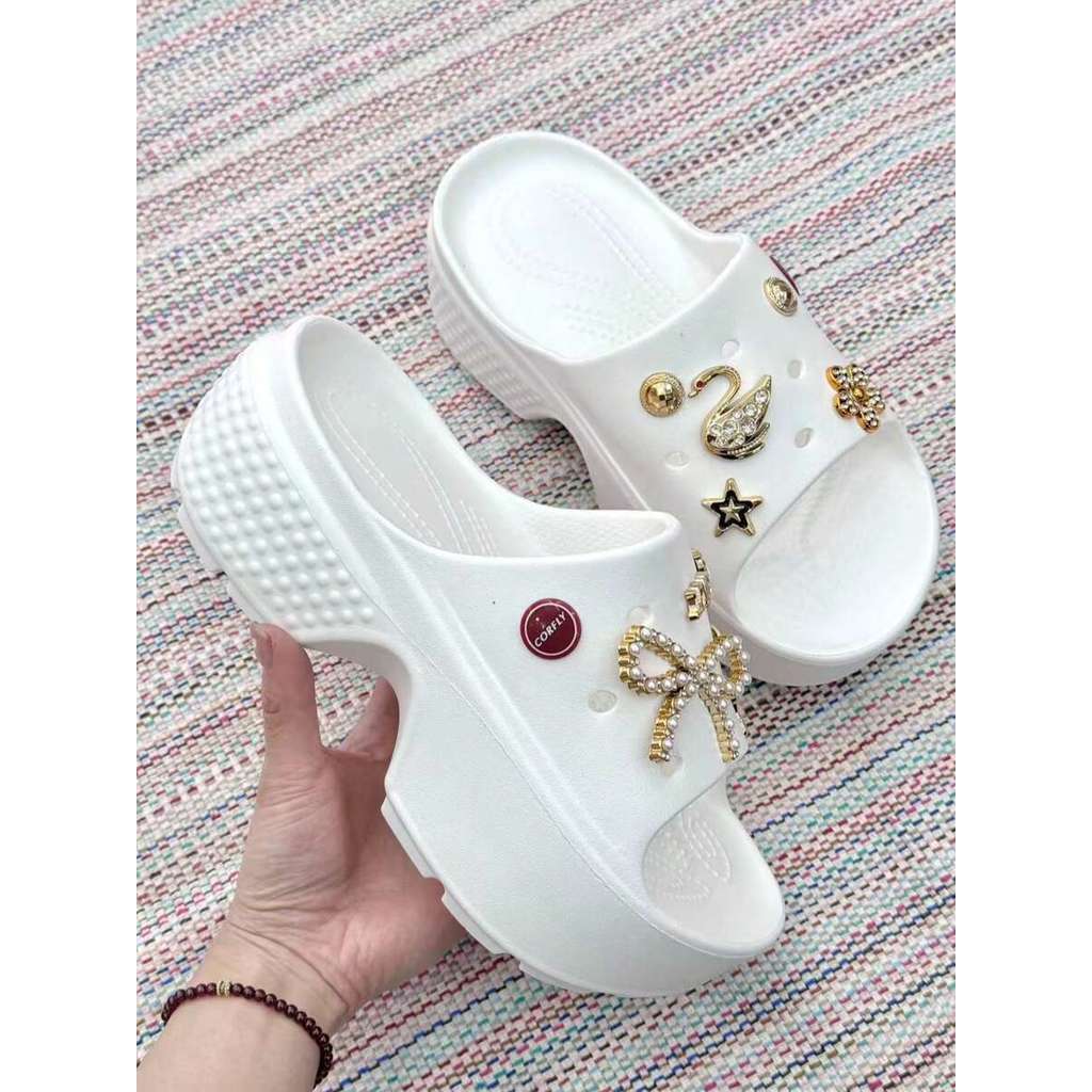 Chinelo de salto alto com bico aberto 100% EVA com aleatoriamente pingente Confortável em Oferta na Shopee