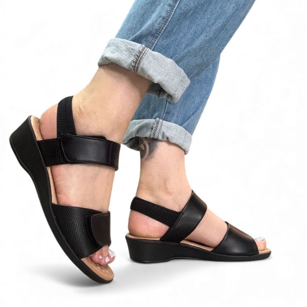 Sandália Feminina Preta Conforto Leve Ajuste com Elástico Comfortflex 2572303-4