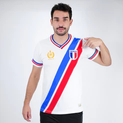 Camiseta de Time RetrôMania Fortaleza C. 1946 Branco Azul e Vermelho - Masculino