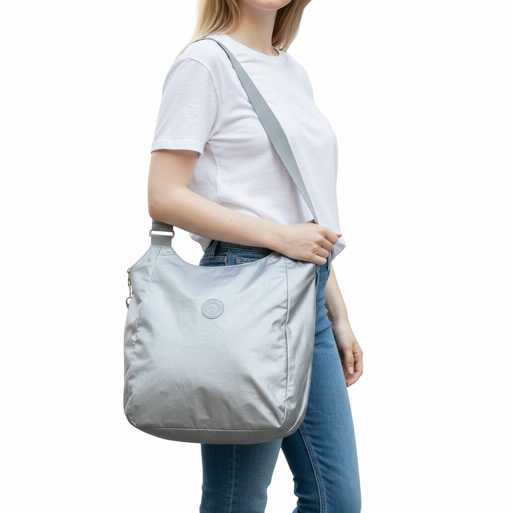 Bolsa Sacola Feminina Moda 2026 em Nylon Metalizado Grande Resistente com Alça Dupla e Transversal