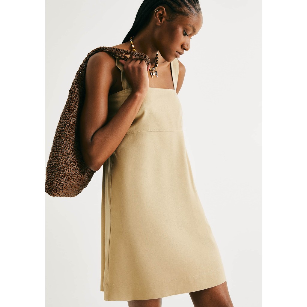 Vestido Curto Decote Quadrado em Oferta na Shopee