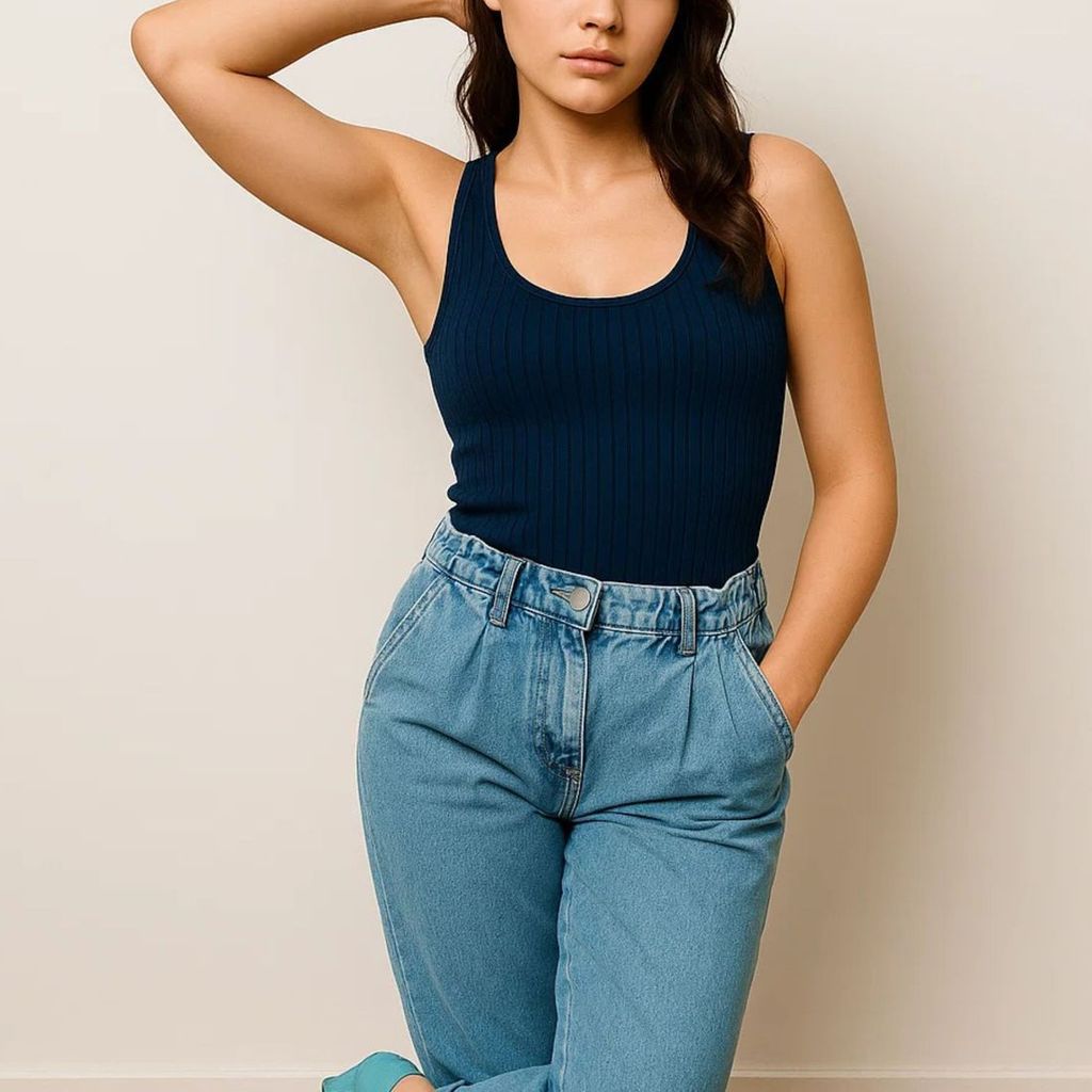 Regata Feminina viscose e elastano canelada regatinha blusinha t-shirt camiseta sem mangas decote em u elegante blusa