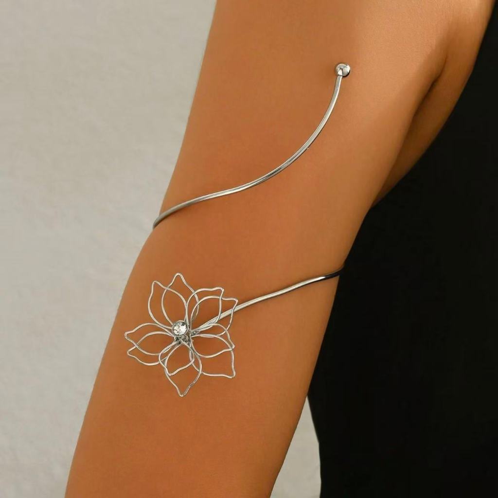Bracelete de Braço Feminino Ajustável Modelo Espiral e Flor – Arm Cuff Minimalista Banhado a Ouro 18K e Prata 925