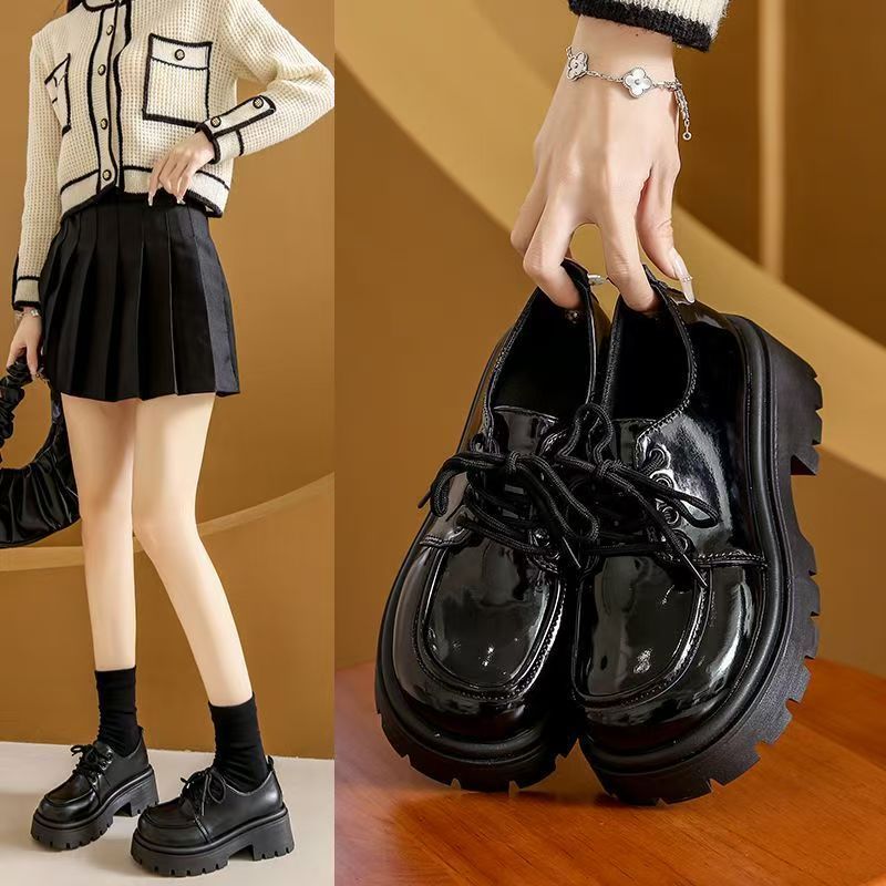Preto estilo britânico de sola grossa combinando saia pequenos sapatos de couro feminino aumento precoce Retro All-Match