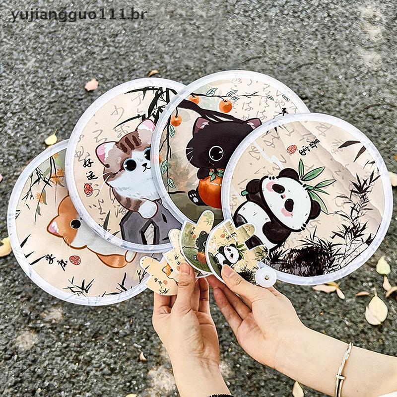 # Novo Ventilador Dobrável Portátil De Desenho Animado Criativo De Mão De Verão Fresco Disco Voador Pano De Bolso Presen