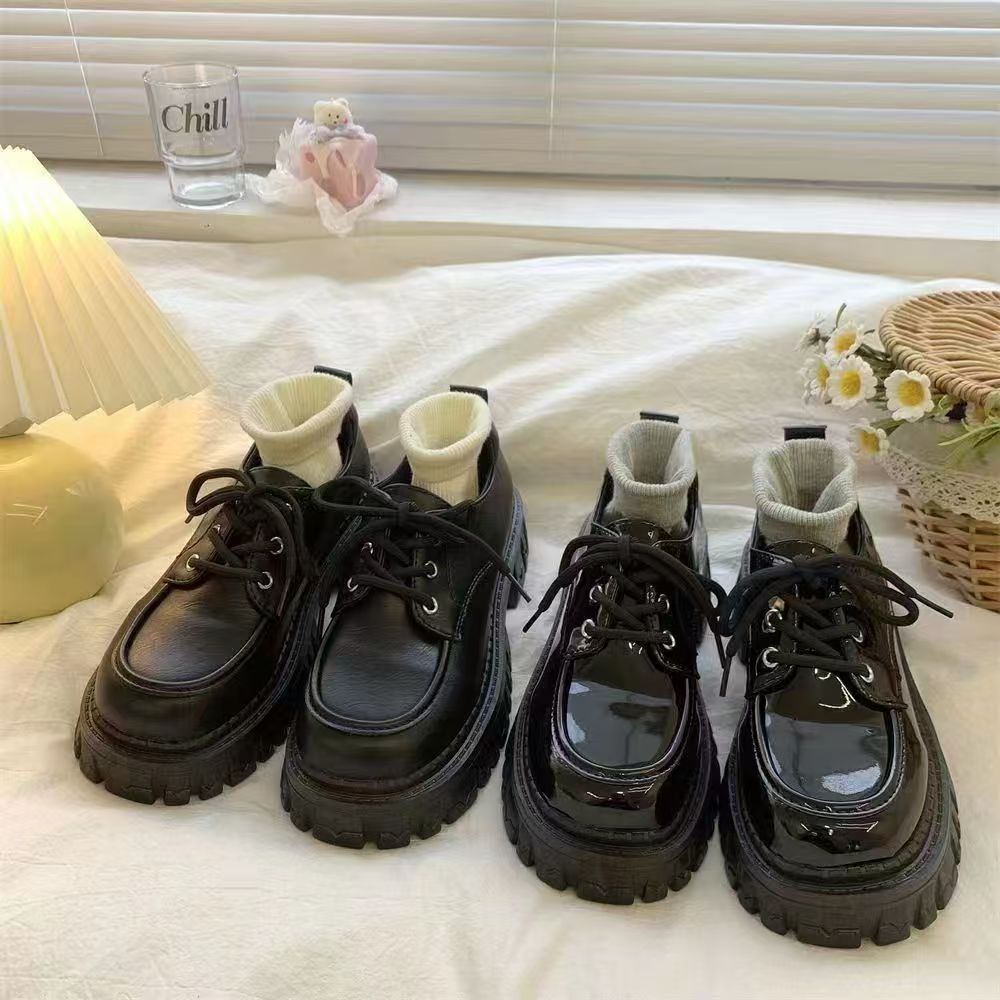 Sapatos de couro pequenos britânicos femininos japoneses jk Retro All-Match sola grossa aumentada rendas sapatos de salt