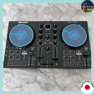 Numark Controlador Portátil DJ Com Alto-Falantes Integrados , Serato Lite , Streaming , Luzes LED E Interface De Áudio