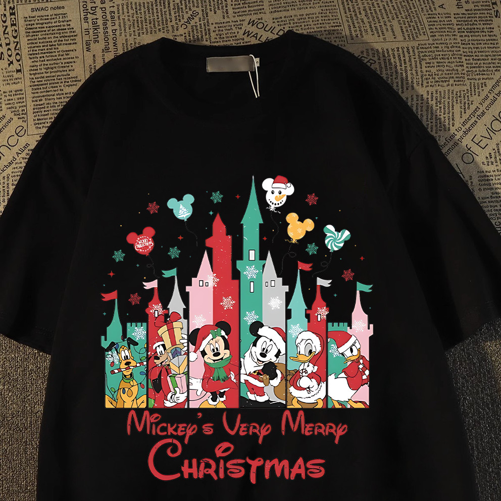 Camiseta Preta Oversized Unisex, Design com Personagens Disney Natalinos, "Mickey & Very Merry Christmas", Moda Festiva