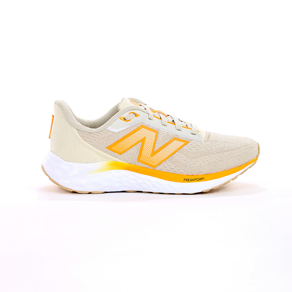 Tênis New Balance Fresh Foam Arishi V4 Bege e Laranja - Feminino