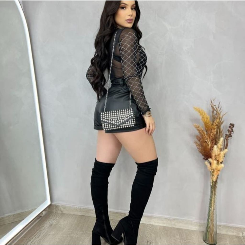 Conjunto bory de tule com pedrarias e short com cinto couro moda feminina lindo — imagem 2 de 2