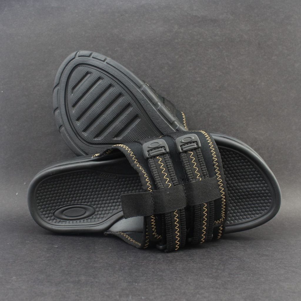 Sandália Chinelo Oakley Mavericks Slide Grip