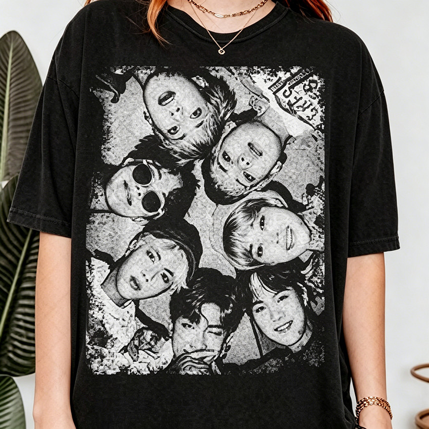 Camiseta Oversized Masculina Feminina BTS Grupo Foto Vintage Preto e Branco, Camiseta Kpop Streetwear Estilo Washed