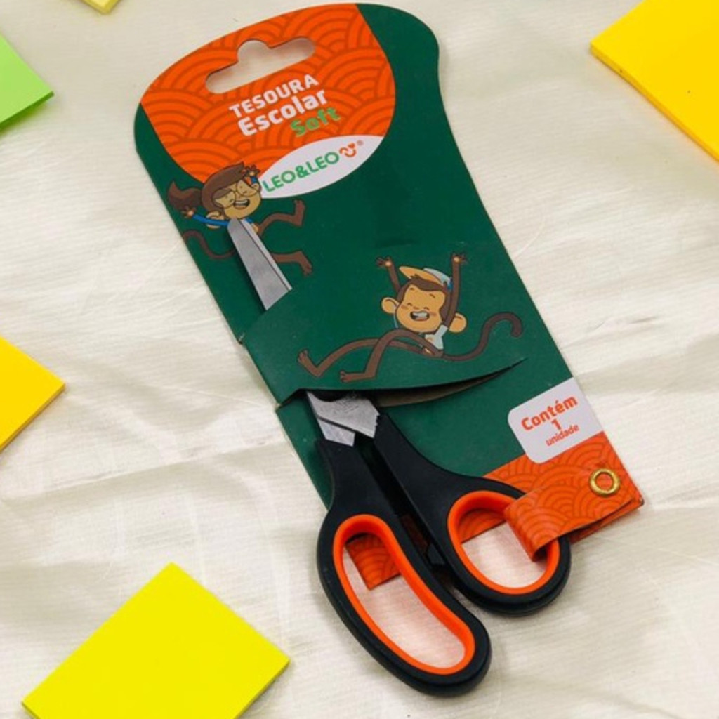 Tesoura Escolar Soft Premium Composto por caobo em polipropileno e resina - Léo & Léo